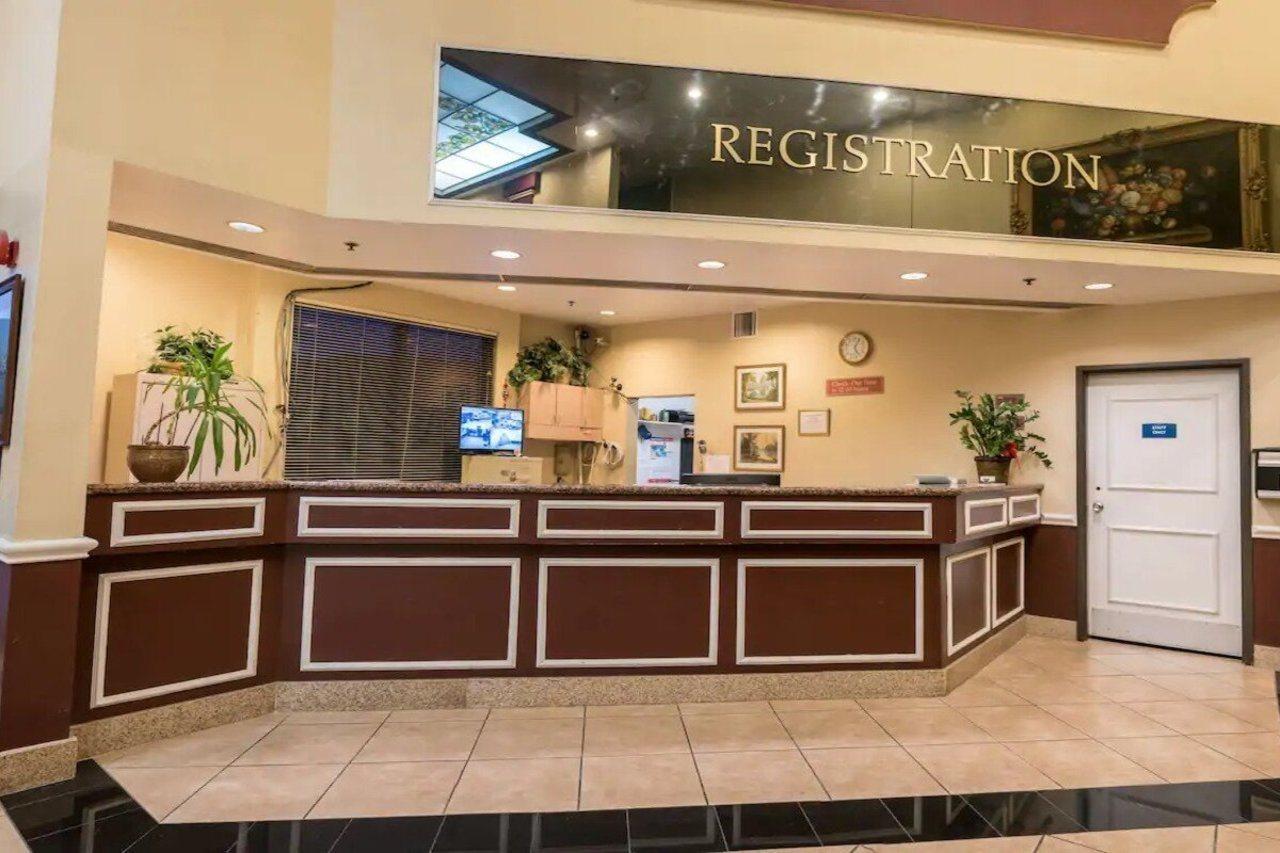 San Bernandino Inn & Suites San Bernardino Eksteriør bilde