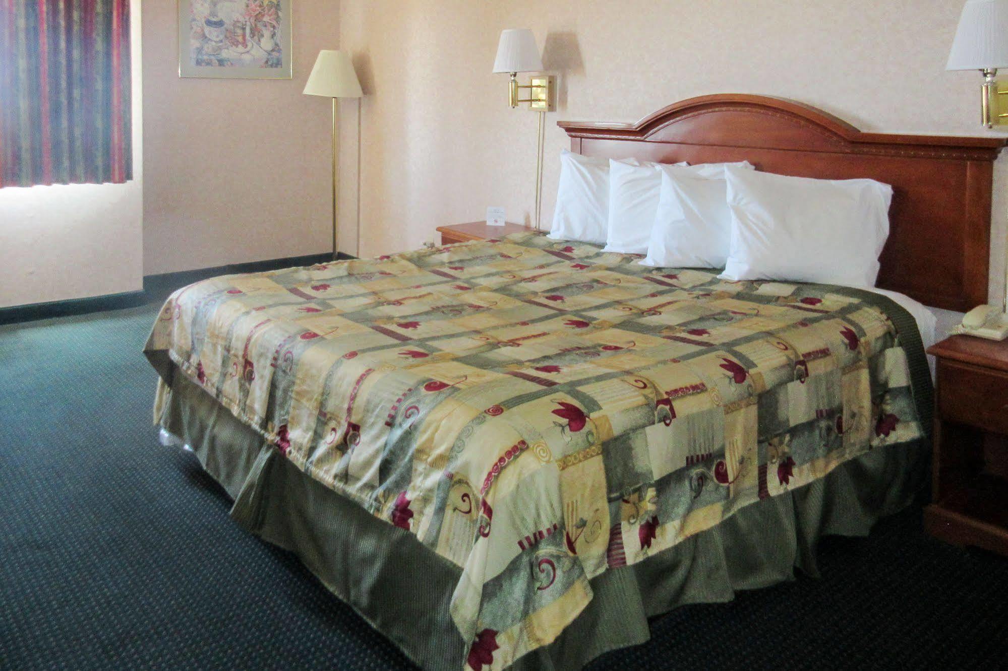 San Bernandino Inn & Suites San Bernardino Eksteriør bilde