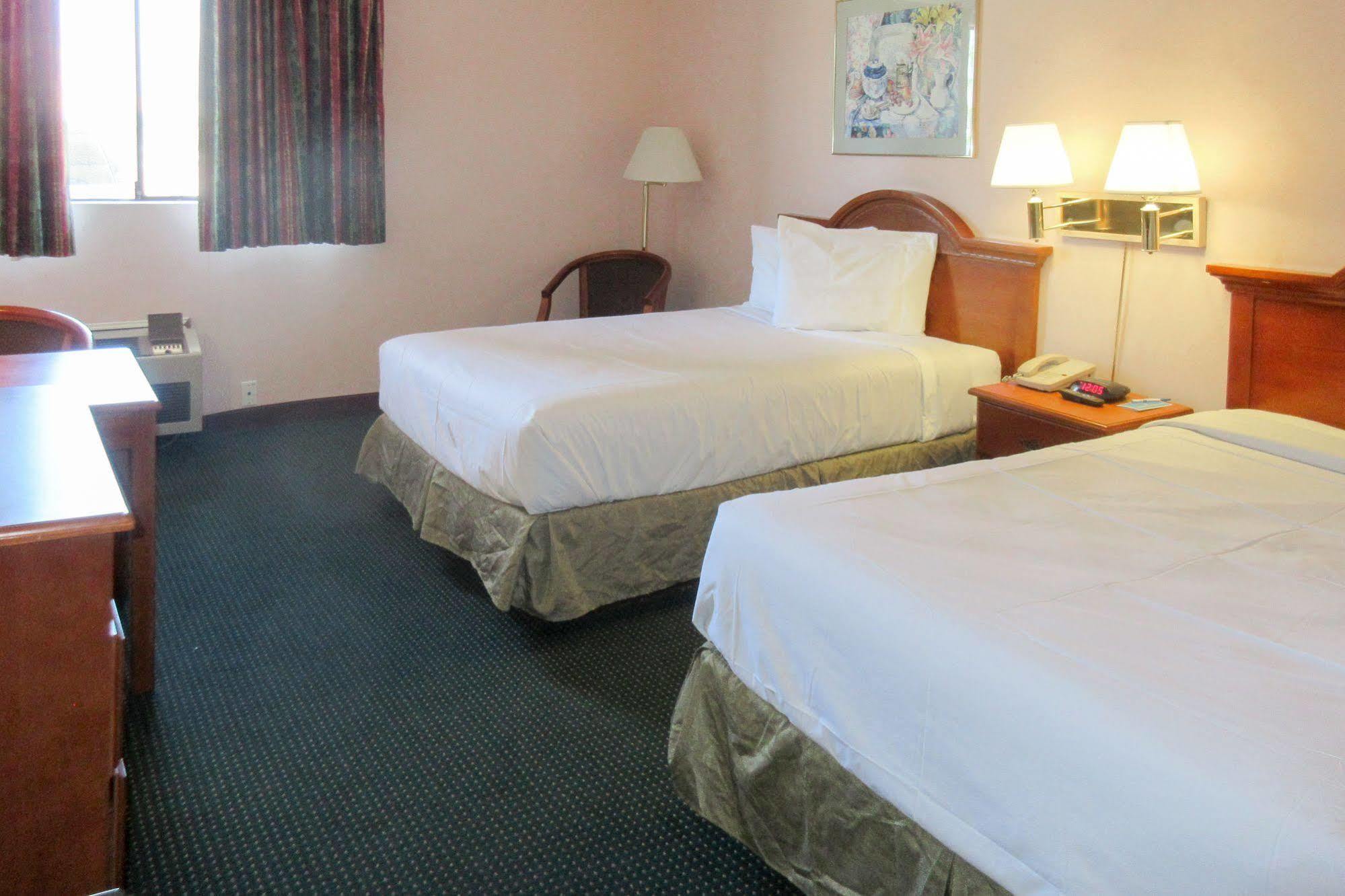 San Bernandino Inn & Suites San Bernardino Eksteriør bilde