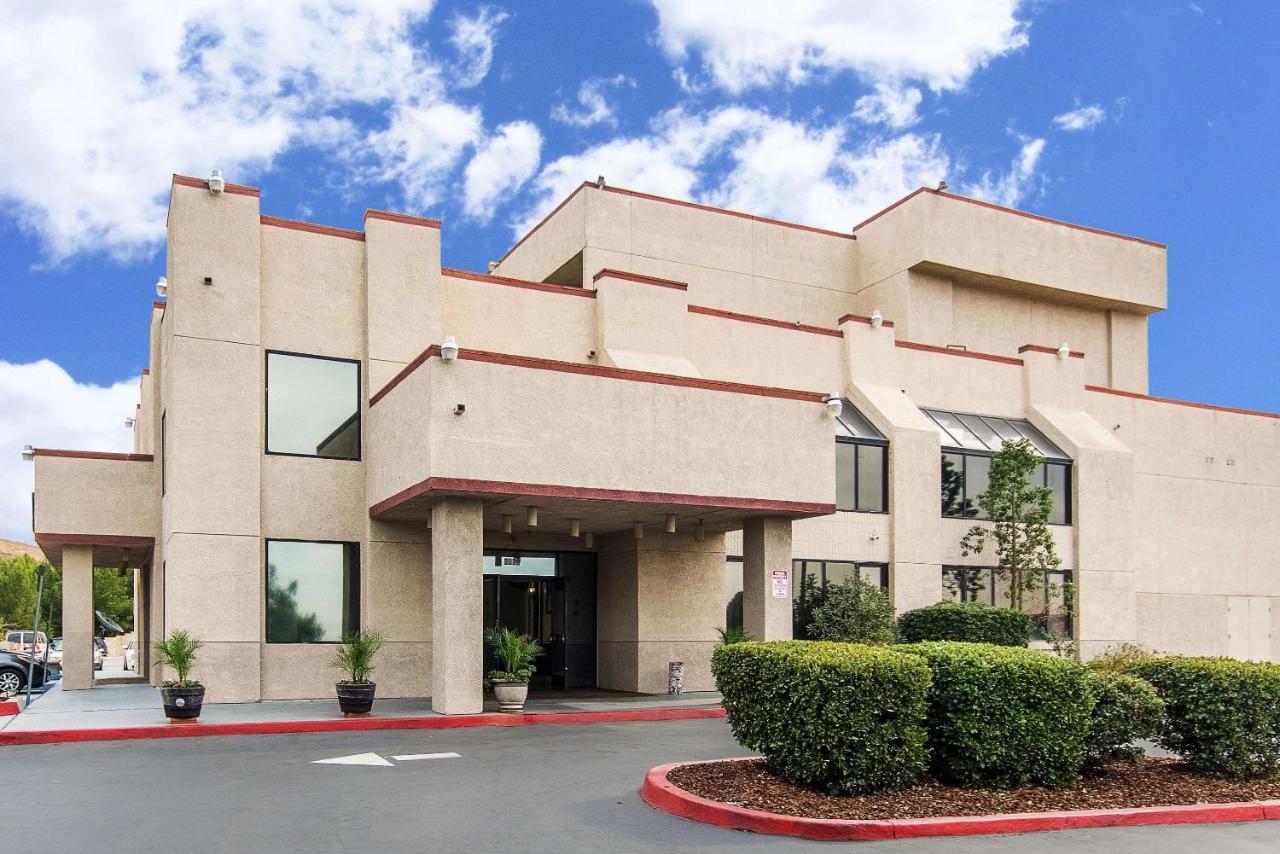 San Bernandino Inn & Suites San Bernardino Eksteriør bilde