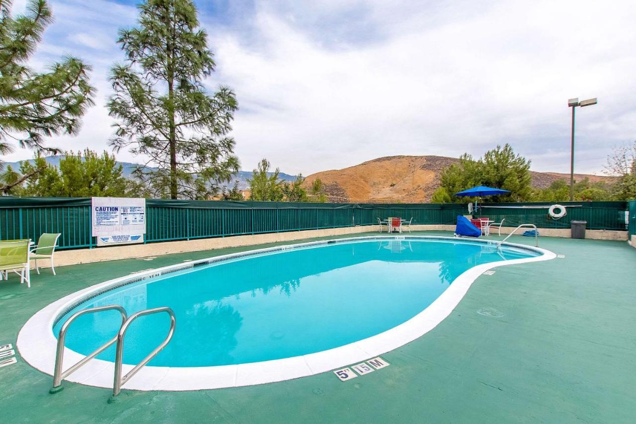 San Bernandino Inn & Suites San Bernardino Eksteriør bilde