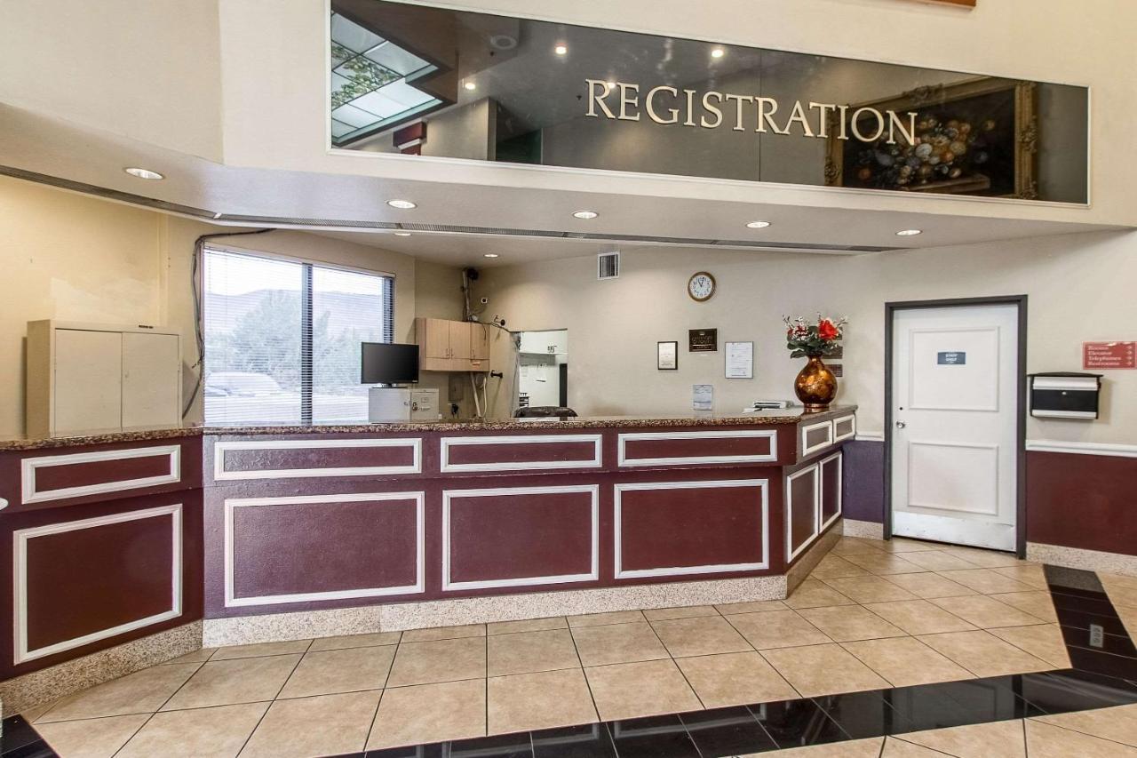 San Bernandino Inn & Suites San Bernardino Eksteriør bilde