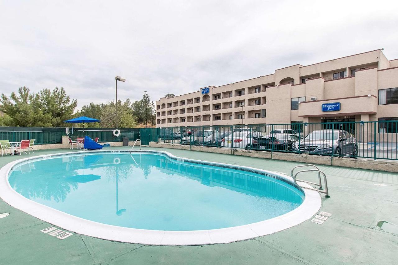 San Bernandino Inn & Suites San Bernardino Eksteriør bilde