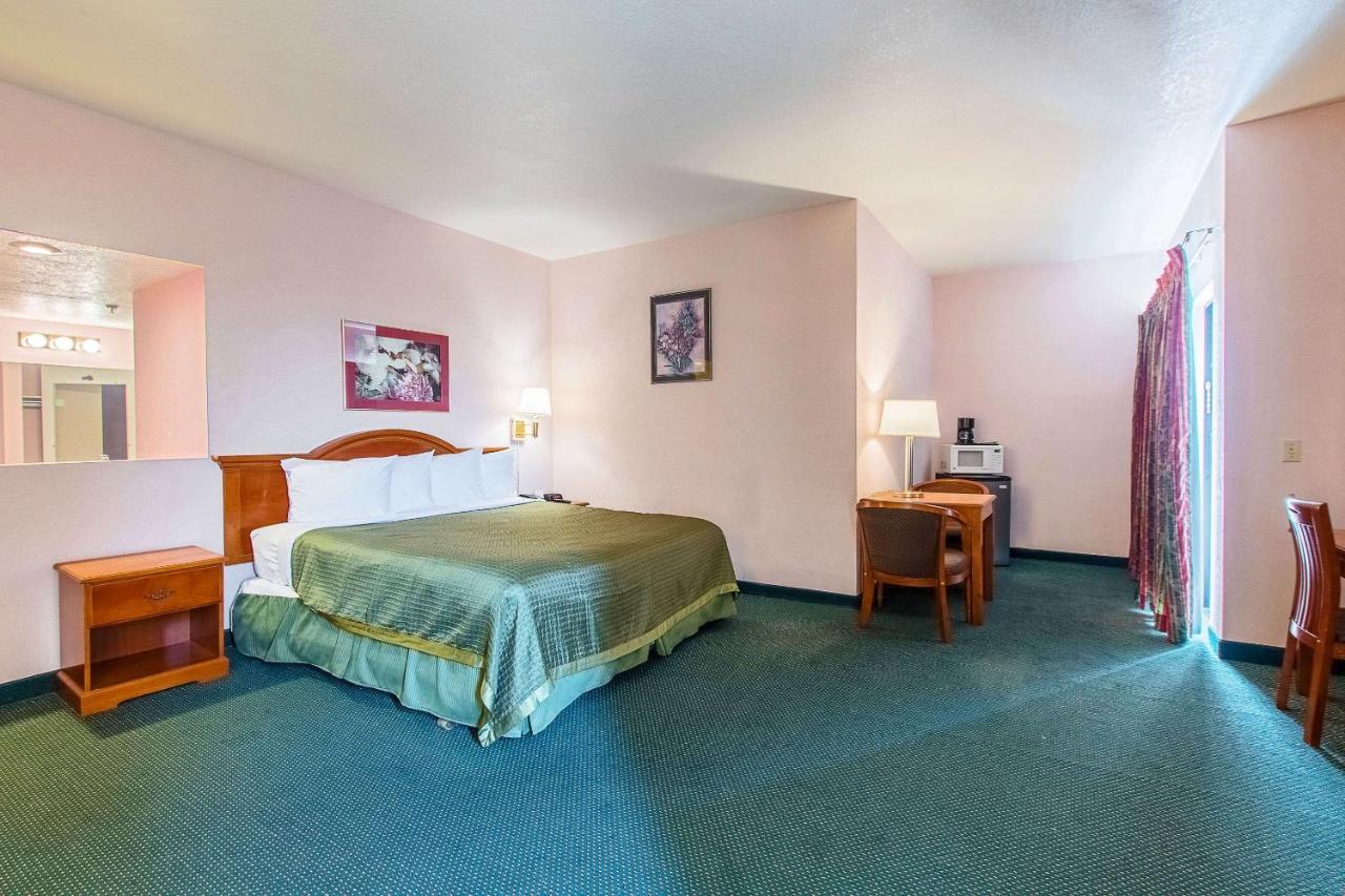 San Bernandino Inn & Suites San Bernardino Eksteriør bilde