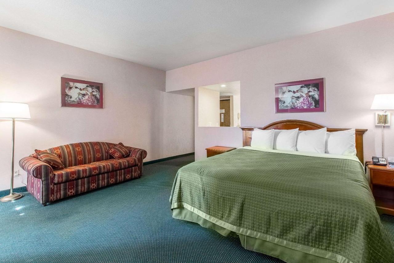 San Bernandino Inn & Suites San Bernardino Eksteriør bilde
